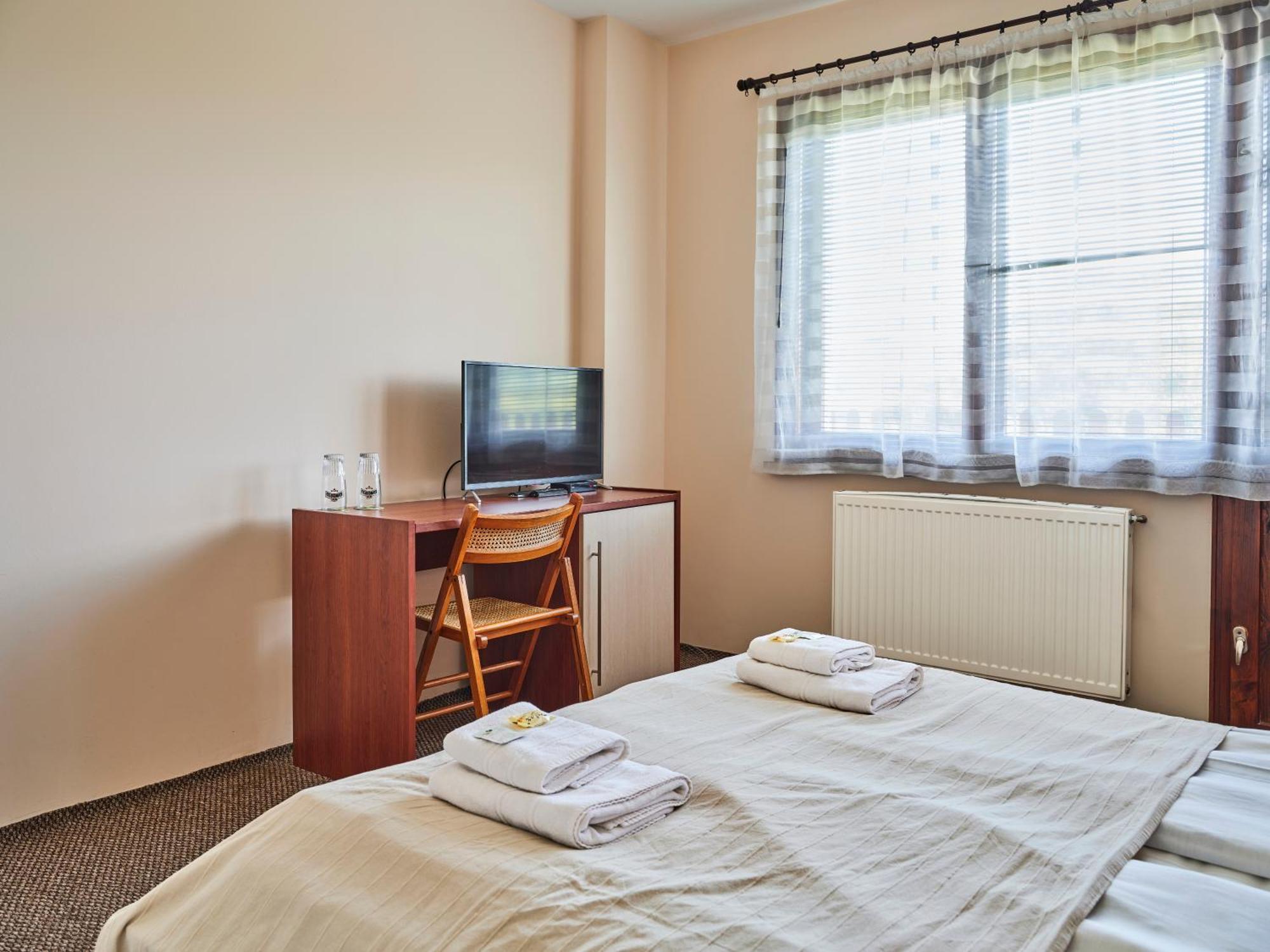 Hotel Tihiat Kat Apriltsi  Eksteriør billede
